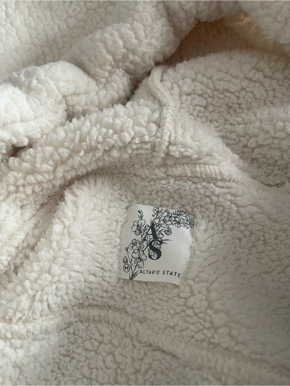 Altar'd State Frostbite Sherpa Pullover White and Light Blue Size Medium - Picture 4 of 5